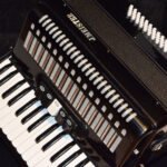Acordeon J Meister 48 Bajos 34 Teclas 5 Registros Color Negro Bm1307Bk