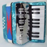 Acordeon J Meister Para Chicos  8 Bajos 17 Teclas Color Azul Mc104Wbl