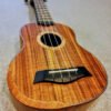 Ukelele Soprano Koa Izzo Serie 420sk Con Funda - Imagen 2