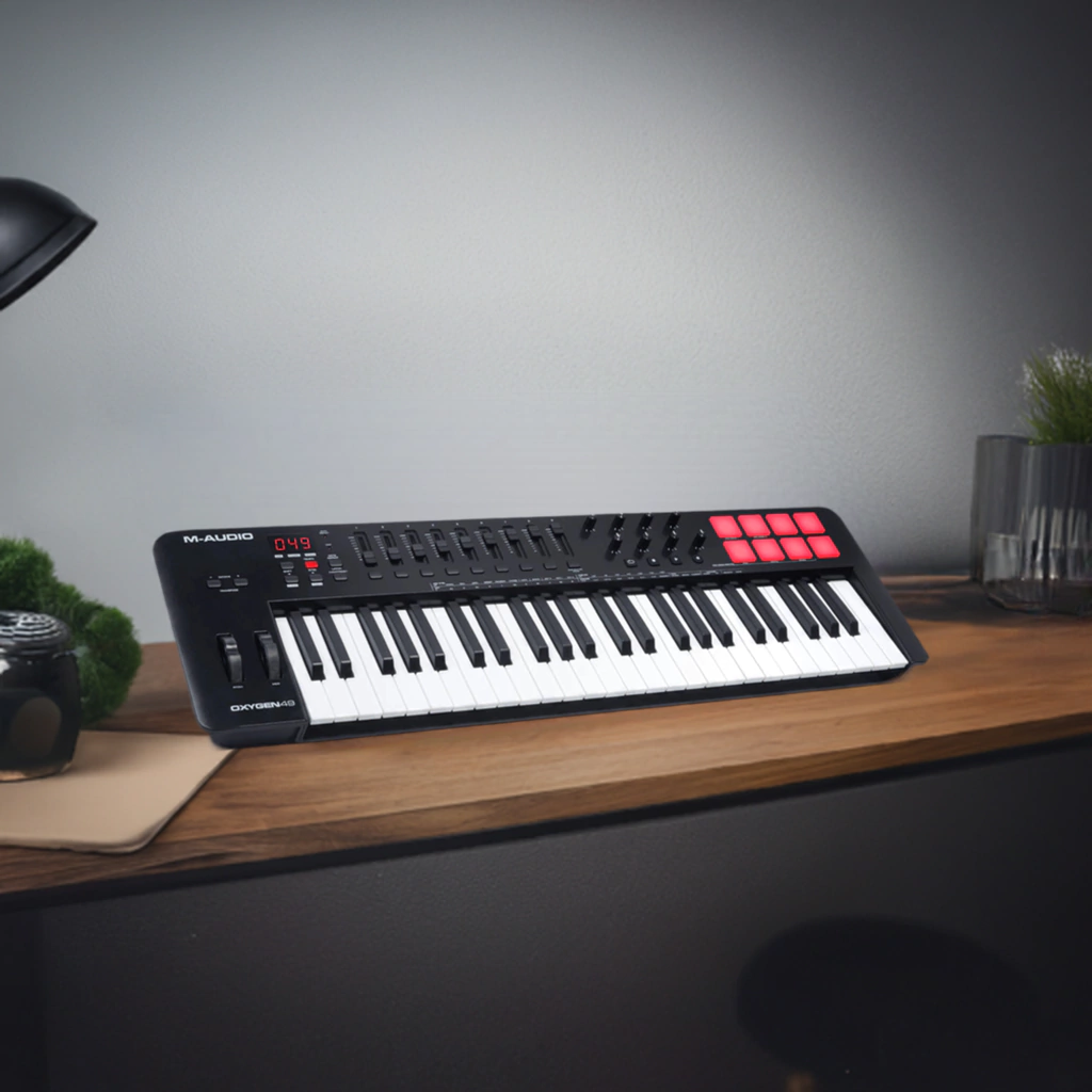 Controlador M-Audio Oxygen 49 Mk V 49 Teclas 8 Pads Usb