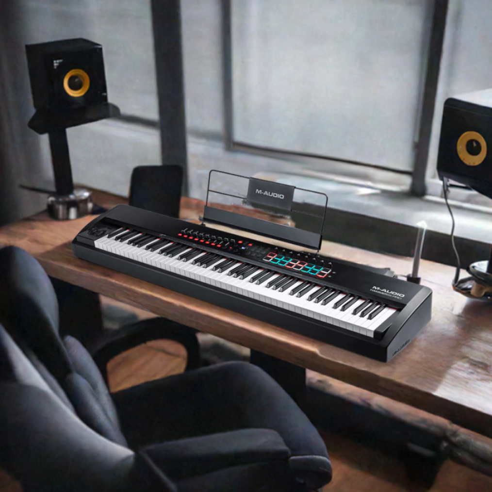 Piano Controlador M-Audio Hammer Pro 88 Teclas Pesadas Martillo
